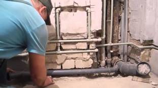 Замена канализационных труб и водопроводных стояков